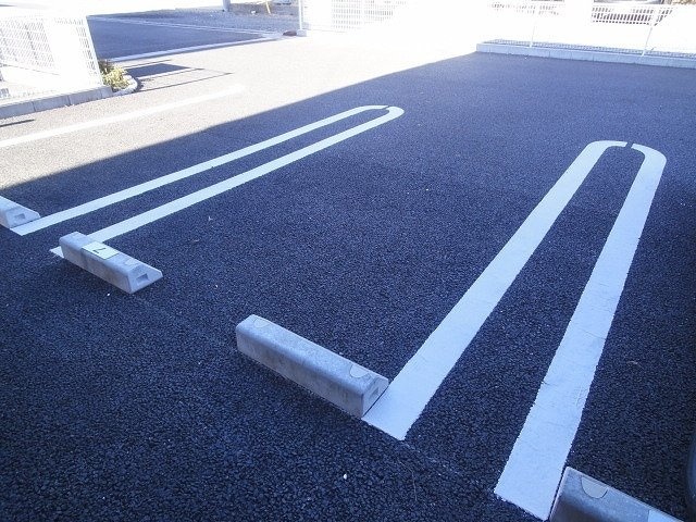 コッティ１０３７の駐車場