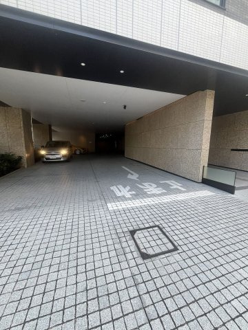 アトラス築地の駐車場