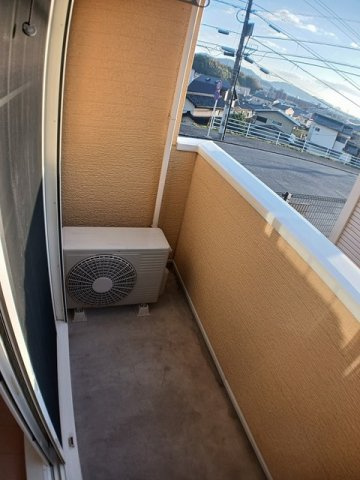 ローレル八木のバルコニー|お洗濯にも便利なバルコニー付き