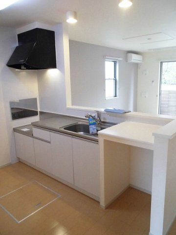 バービー・カール　Ｂ棟のキッチン|きれいなキッチンです
