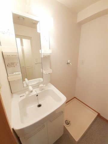 ワンダフルパレスＮＩの洗面所|使いやすい洗面所です