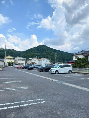 フレイム　雪の駐車場|駐車場があるので、車を買う予定の方も安心です