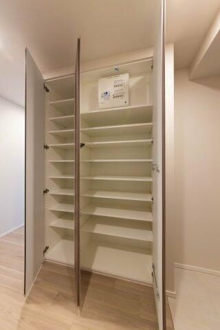 プラウドフラット品川大井町の玄関