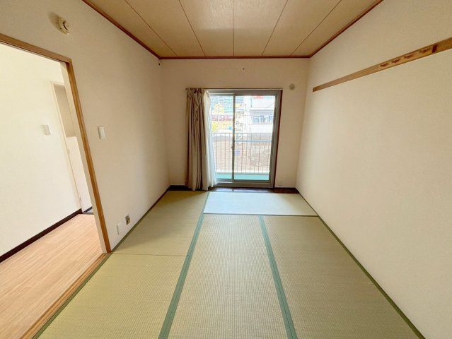 ハマハイツの和室