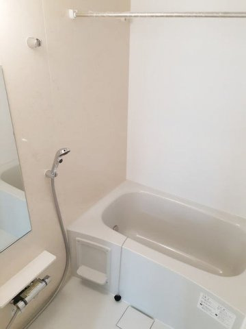 【浴室】 | シダーコートＢ | コンパクトで使いやすいお風呂です