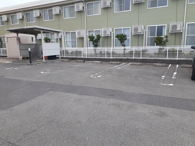 クァイエット　スクェア　Ｔ・Ｍの駐車場