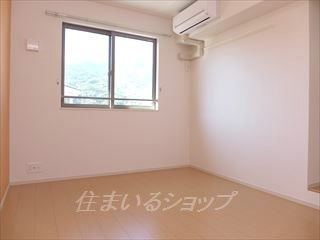 リバーサイド真倉　Hの寝室|エアコン付き