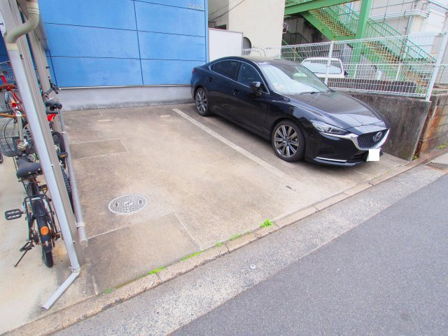 波田ビル5の駐車場