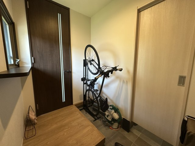 中古住宅　日野南5丁目の玄関
