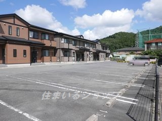 リヴィエールひのかわＡの駐車場
