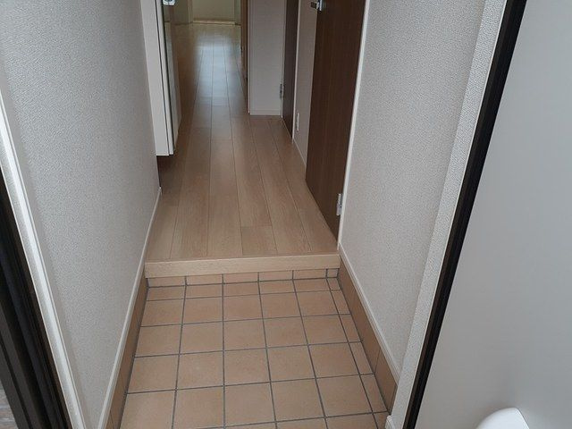 ヴィラ　ラルーチェの玄関
