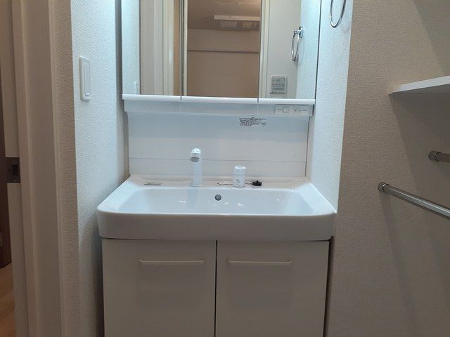ヴィラ　ラルーチェの洗面所