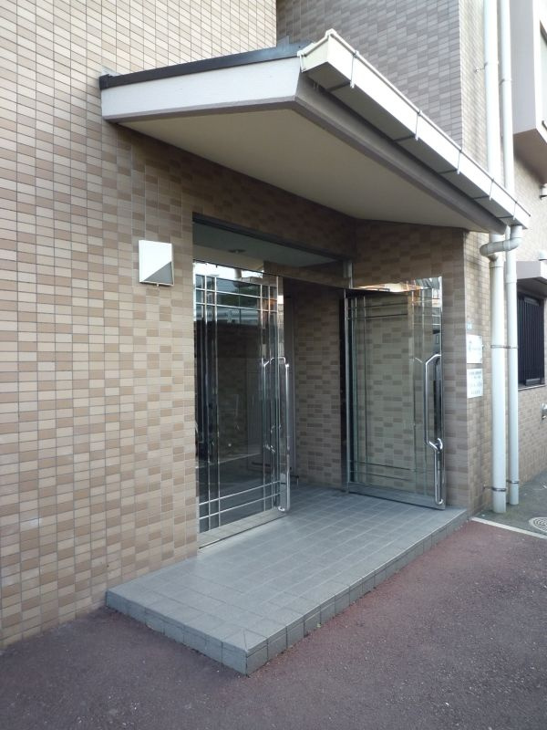 りぶいん永田台のエントランス