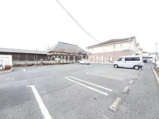 ウエスト　ピースＢの駐車場|当社、チルホームのHPもご覧ください(^^)/物件情報多数♪