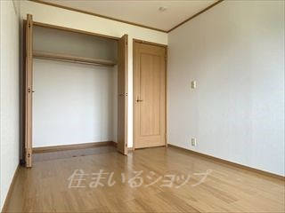 リヴィエールひのかわ　Ｄの寝室|クローゼットあり