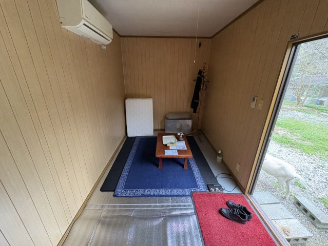 夏吉貸地の玄関