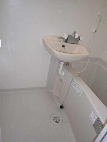 レオパレスホーリーの浴室|日々の疲れを癒すお風呂付です