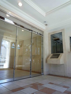 アヴィニティー高円寺南のエントランス|毎日通るエントランスはこのようになっています