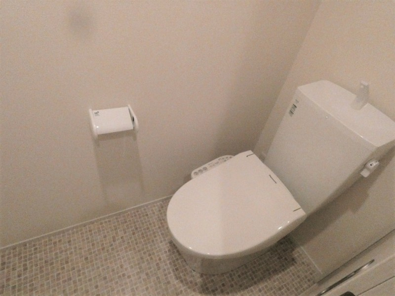 プレシャスコート鷺宮のトイレ|ゆったりとした空間のトイレです