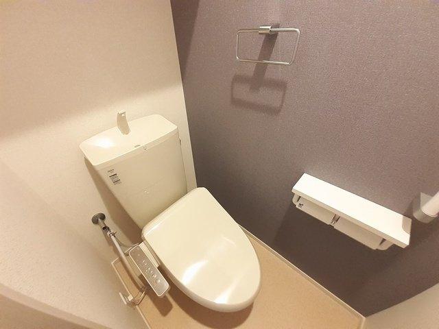 レゼール　Ⅰのトイレ|落ち着いた色調のトイレです
