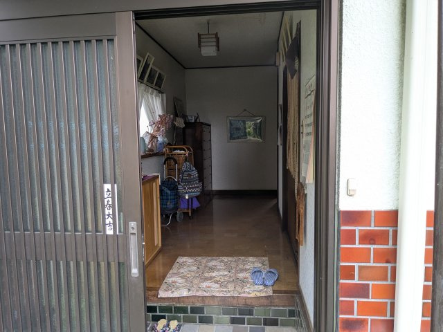 中古戸建　箕郷町生原の玄関