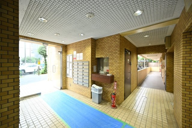 モナークマンション柿の木坂のエントランス|建物の内部です