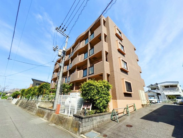 ラウンドヒルズイースト