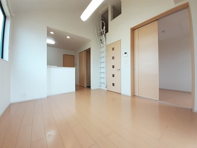 【居間・リビング】 | プロムナード壱番館 | ゆったりとした居間です