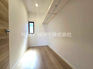 【収納】 | 宝塚市売布１丁目中古戸建　南東角地リフォーム済 | ２階洋室8.5帖のウォークインクローゼットです♪たくさんの収納ができます！！