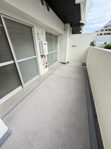 【バルコニー】 | メゾン千里中央 | 南西向きのバルコニー