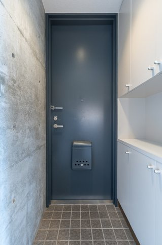 祐天寺スクエアの玄関|※写真は同タイプ住戸です。