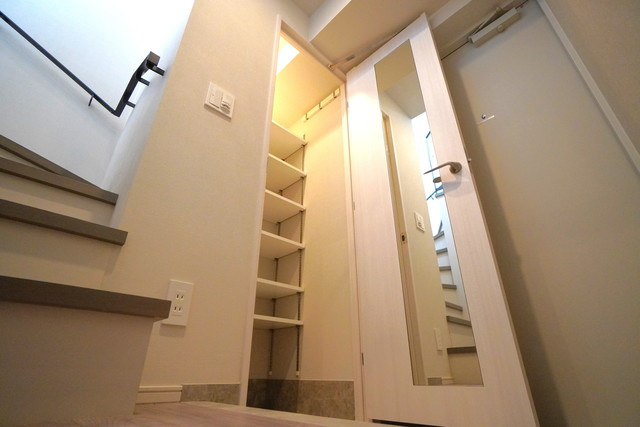 イプセ碑文谷の玄関|※写真は同タイプ住戸です。