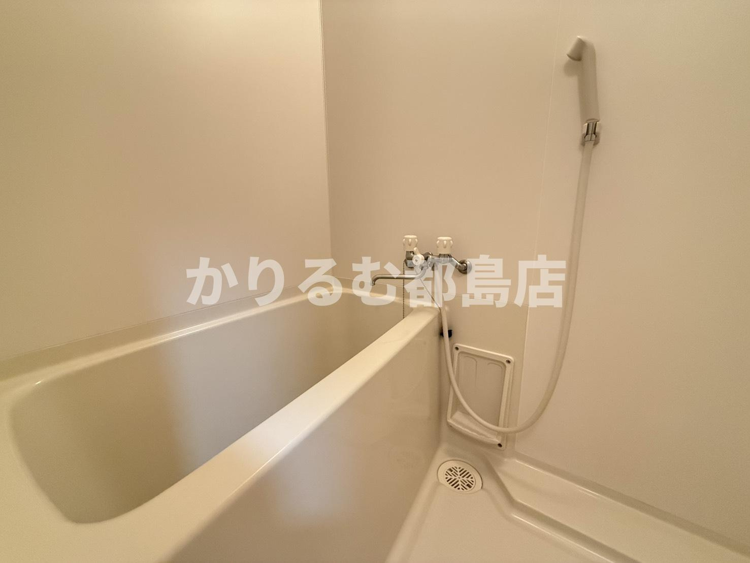 b.shadeの浴室
