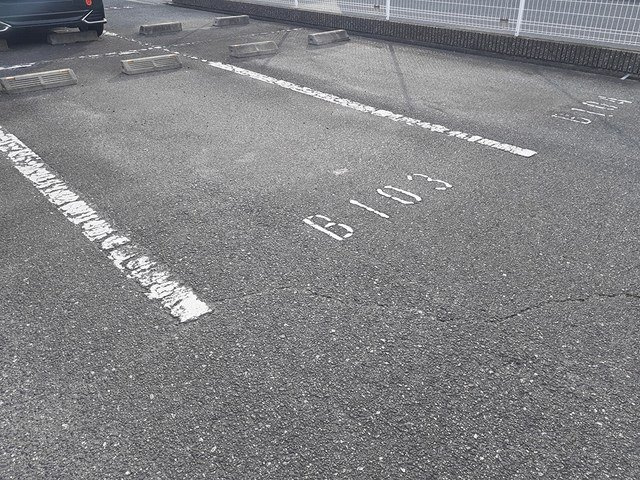 エスポワール２１Ｂの駐車場
