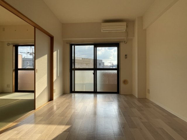 川崎市多摩区宿河原３丁目の賃貸マンションの居間・リビング
