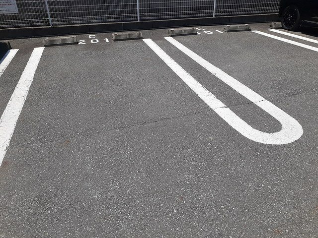 エスターブレＣの駐車場