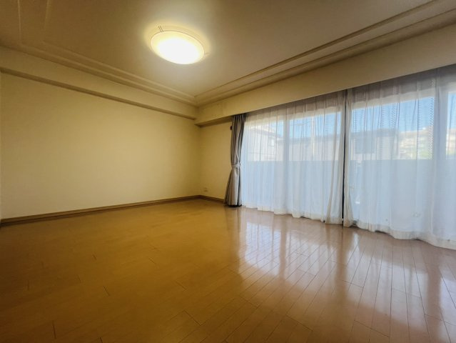 アルファステイツ垂水高丸の居間・リビング|自然光が入る明るいお部屋♪