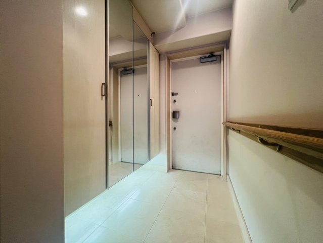アルファステイツ垂水高丸の玄関|清潔感のある明るい玄関がご家族を迎えてくれます♪( ´θ｀)ノ