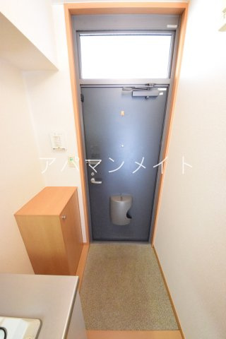 【玄関】 | セティオ二番館 | 収納もある玄関です