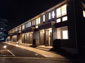 【エントランス】 | インビクタ | 外観写真（夜）