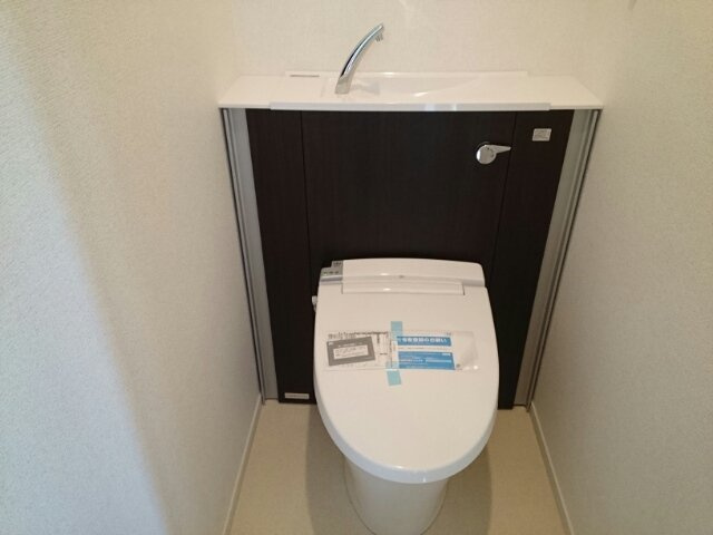 ノルテ・コンドミニオのトイレ|ゆったりとした空間のトイレです