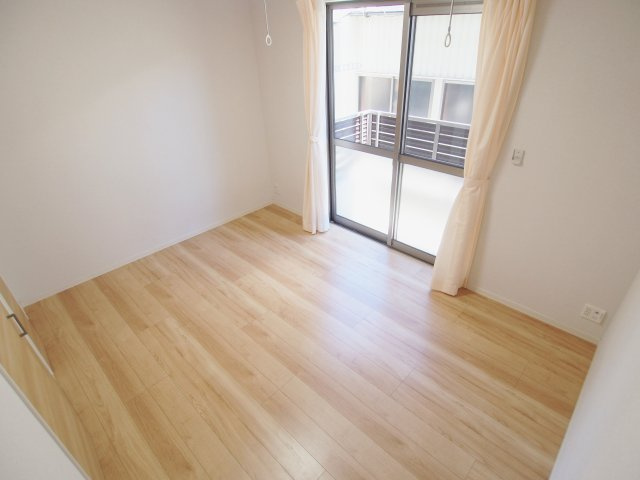 シャーメゾン月見町の洋室