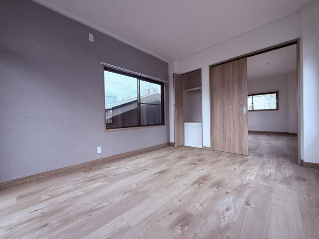 神戸市兵庫区西柳原町8の洋室|家族とコミュニケーションを取りながら料理ができるキッチンです。