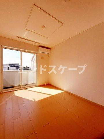 ヴェル・カーサの居間・リビング|高崎、前橋のお部屋探しはエンドスケープまで！お客様の理想お聞かせ下さい♪