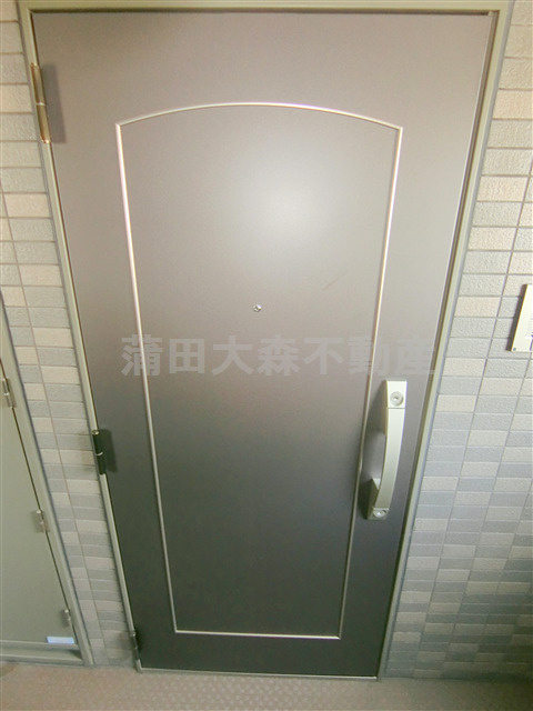 ルーブル羽田西の玄関