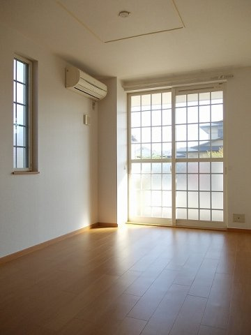 グレイスコート新屋Ｂの居間・リビング|居間です