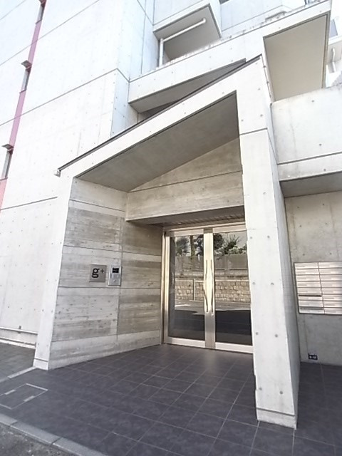 ジープラスの外観