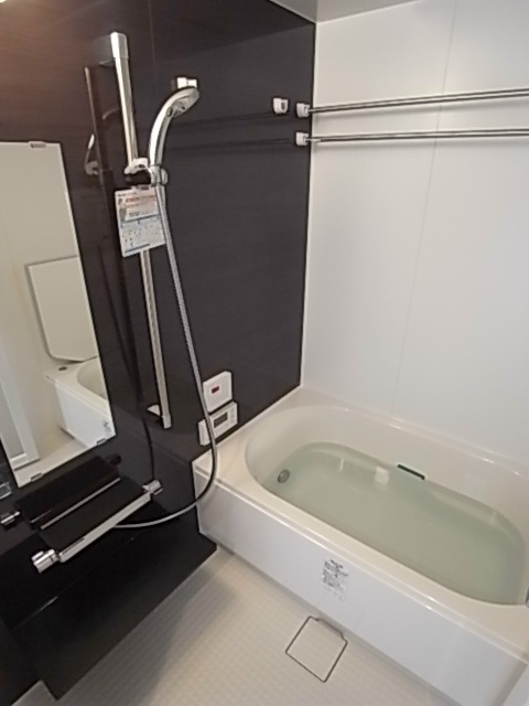 プレサンス神戸元町の浴室