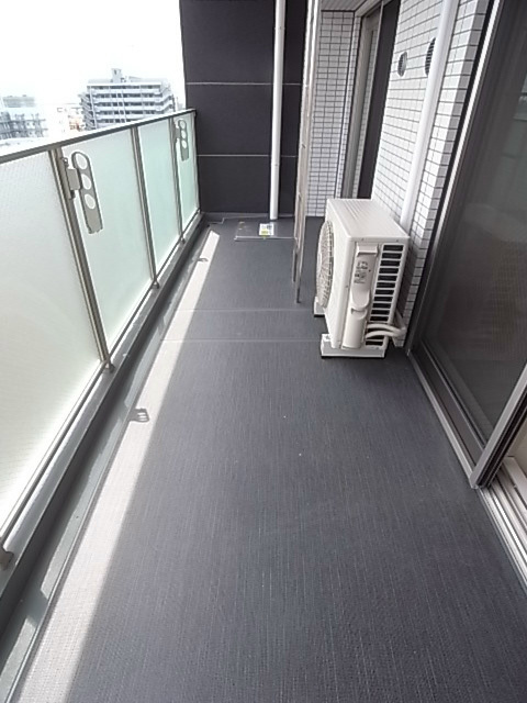 プレサンス神戸元町のバルコニー