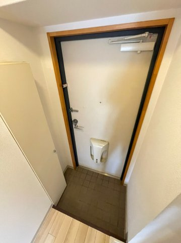 アーデン和泉町の玄関
